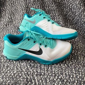 Women’s Metcon 2 shoes